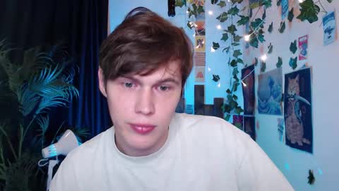 Snapshot of littlesadcabbage chatting on 09-16-25, 10:44 Sonnenschein online show from 09-16-25, 10:44