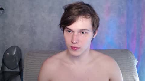 Snapshot of littlesadcabbage chatting on 10-01-25, 02:12 Sonnenschein online show from 10-01-25, 02:12