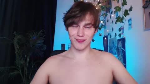 Snapshot of littlesadcabbage chatting on 10-22-25, 11:15 Sonnenschein online show from 10-22-25, 11:15