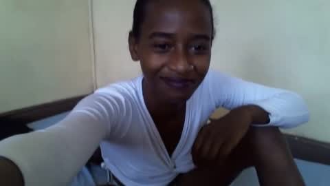 Snapshot of littlesandie chatting on 02-10-25, 11:46 littlesandie online show from 02-10-25, 11:46