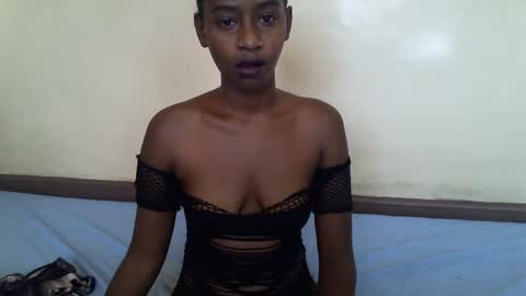 Snapshot of littlesandie chatting on 02-11-25, 04:55 littlesandie online show from 02-11-25, 04:55