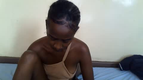 Snapshot of littlesandie chatting on 02-13-25, 11:17 littlesandie online show from 02-13-25, 11:17