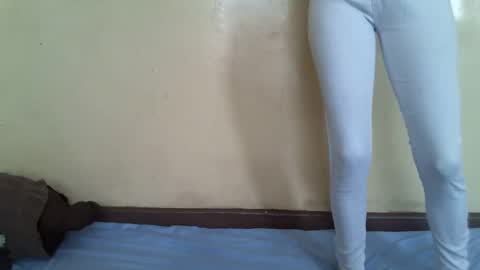 Snapshot of littlesandie chatting on 02-15-25, 06:12 littlesandie online show from 02-15-25, 06:12