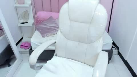 Snapshot of littlesofii chatting on 10-06-25, 11:02 sofii online show from 10-06-25, 11:02