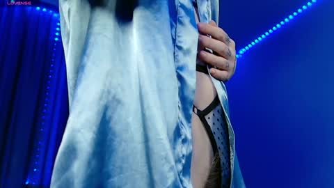 Niki  free tg channel with some photos gifs and info about streams  online show from 01-07-25, 12:45