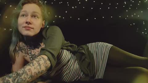 Niki  free tg channel with some photos gifs and info about streams  online show from 12-15-25, 01:59