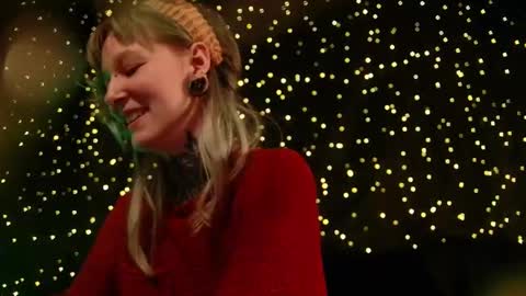 Niki  free tg channel with some photos gifs and info about streams  online show from 03-04-26, 03:40