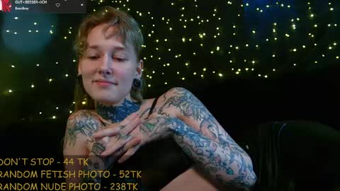 Niki  free tg channel with some photos gifs and info about streams  online show from 05-04-26, 02:24