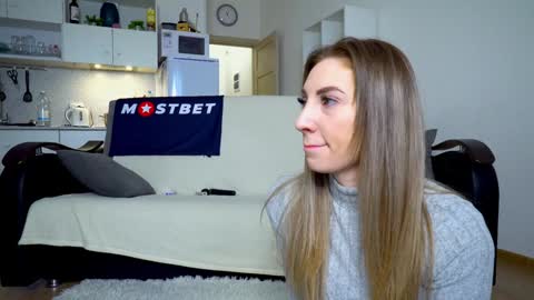 Snapshot of littlesweettifany chatting on 01-08-25, 10:04 Little Tifany online show from 01-08-25, 10:04