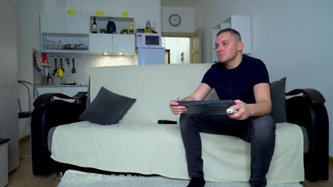 Snapshot of littlesweettifany chatting on 11-13-25, 12:04 Little Tifany online show from 11-13-25, 12:04