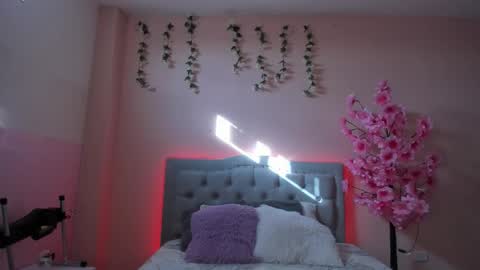 Snapshot of littletammy4u_ chatting on 10-04-25, 12:25 tammy online show from 10-04-25, 12:25