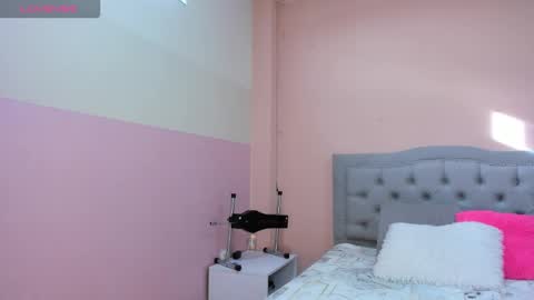 Snapshot of littletammy4u_ chatting on 11-05-25, 12:16 tammy online show from 11-05-25, 12:16