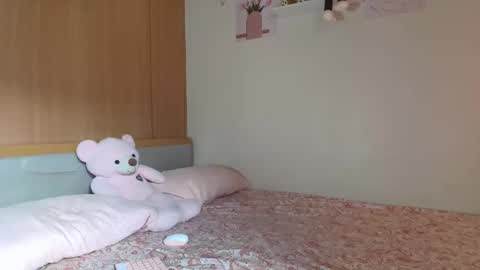 Snapshot of littletsmaya chatting on 04-28-26, 12:31 Maya online show from 04-28-26, 12:31