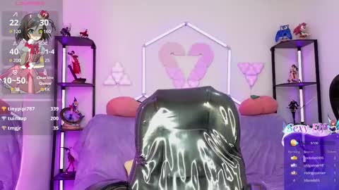 Snapshot of littlevixen18 chatting on 03-12-25, 09:13 littlevixen18 online show from 03-12-25, 09:13