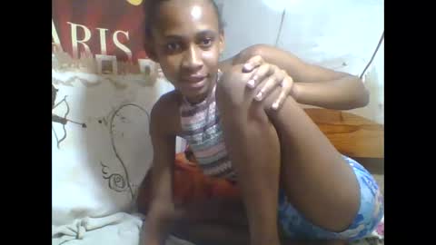 Snapshot of littleyanah chatting on 09-25-25, 08:12 yanah online show from 09-25-25, 08:12