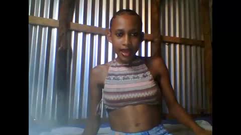 Snapshot of littleyanah chatting on 11-07-25, 06:35 yanah online show from 11-07-25, 06:35
