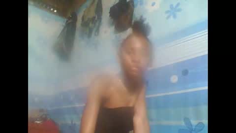 Snapshot of littleyanah chatting on 12-20-25, 09:27 yanah online show from 12-20-25, 09:27