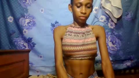 Snapshot of littleyanah chatting on 06-06-26, 06:23 yanah online show from 06-06-26, 06:23