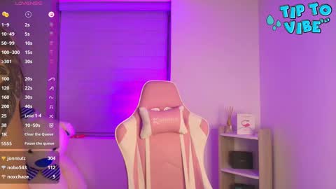 Snapshot of liujunne chatting on 12-15-24, 12:07 Junne liu online show from 12-15-24, 12:07