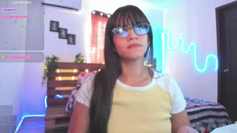 Snapshot of livfabi_ chatting on 11-23-25, 05:13 Livfabi online show from 11-23-25, 05:13
