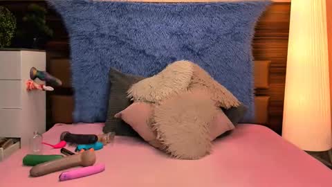 Livia and Lucy D online show from 02-12-26, 07:31