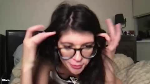 Snapshot of livis_world chatting on 11-14-25, 12:20 Liv online show from 11-14-25, 12:20