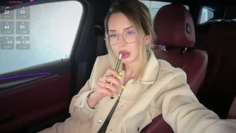 OnlyFans livia77   twitter liv20 4u online show from 04-15-26, 08:32