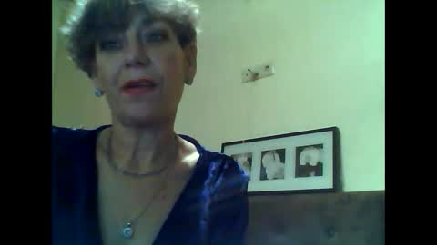 Snapshot of livslife chatting on 12-18-25, 11:22 livslife online show from 12-18-25, 11:22