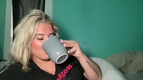 Livvy online show from 10-07-25, 03:09