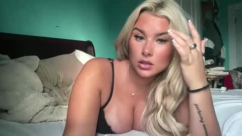 Livvy online show from 11-05-25, 02:06