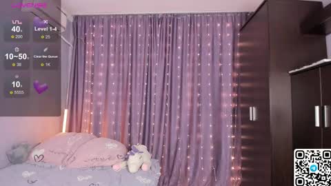 Snapshot of livyybosom chatting on 04-19-26, 05:12 My name is Livy Nice to meet you Thumbs up please its important online show from 04-19-26, 05:12