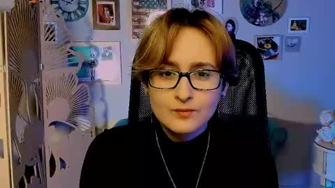 Snapshot of lixeluna chatting on 05-08-26, 07:25 LixeLuna online show from 05-08-26, 07:25