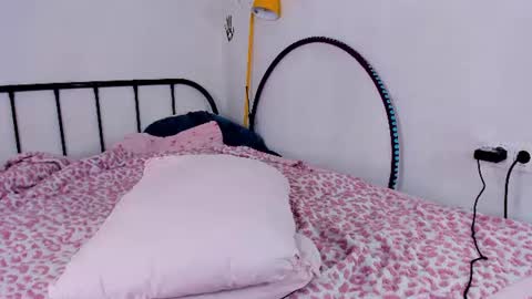 liyaflyhigh online show from 06-11-26, 03:21