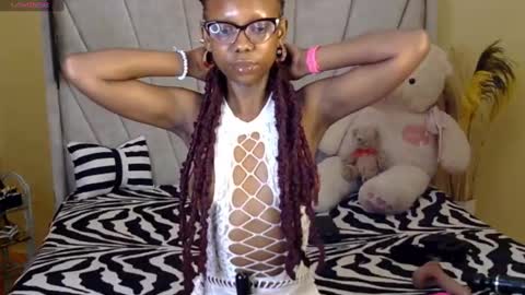 Snapshot of liyahs_lair chatting on 02-18-25, 08:49 liyah online show from 02-18-25, 08:49