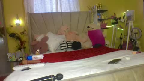 Snapshot of liyahs_lair chatting on 09-17-25, 06:26 liyah online show from 09-17-25, 06:26