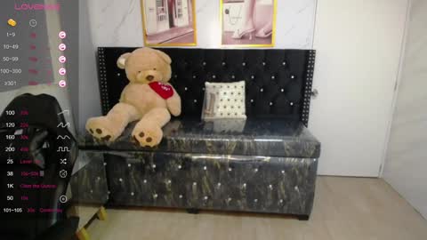 Snapshot of liz25_b chatting on 01-21-25, 03:15 Liz online show from 01-21-25, 03:15