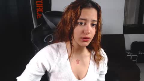 Snapshot of liz_beths chatting on 10-06-25, 09:34 Elizabeth online show from 10-06-25, 09:34