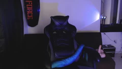 Snapshot of liz_beths chatting on 10-20-25, 04:51 Elizabeth online show from 10-20-25, 04:51