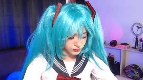 Snapshot of liz_beths chatting on 11-20-25, 10:20 Elizabeth online show from 11-20-25, 10:20