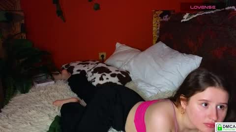 Snapshot of liza_mur chatting on 04-21-26, 03:17 your love online show from 04-21-26, 03:17