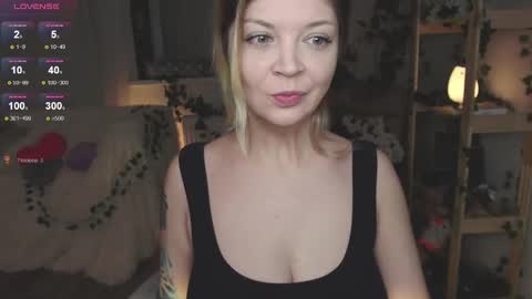 Snapshot of liza_wet chatting on 12-10-24, 02:59 Liza Wet online show from 12-10-24, 02:59