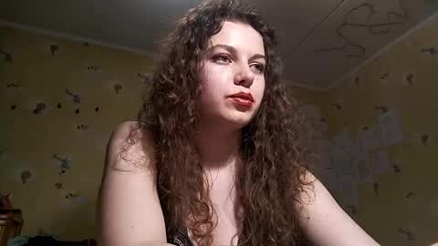 Snapshot of lizabethkimbal chatting on 04-13-26, 05:18 Molly online show from 04-13-26, 05:18