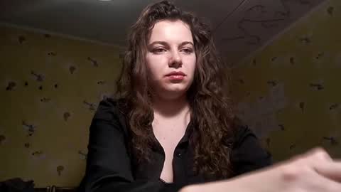 Snapshot of lizabethkimbal chatting on 04-20-26, 05:16 Molly online show from 04-20-26, 05:16
