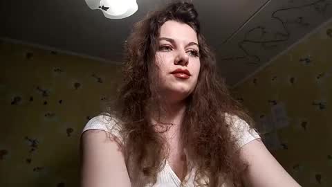 Snapshot of lizabethkimbal chatting on 04-22-26, 04:08 Molly online show from 04-22-26, 04:08