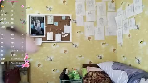 Snapshot of lizabethkimbal chatting on 05-13-26, 09:17 Molly online show from 05-13-26, 09:17