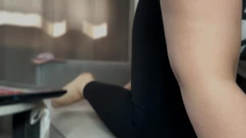 lizamartina online show from 04-17-26, 07:44