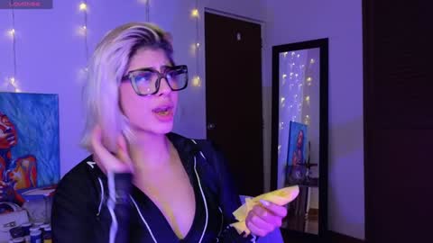 Lizeth online show from 01-24-25, 04:05