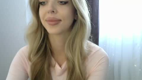 Snapshot of lizasweetyy chatting on 05-20-26, 11:16 LizaSweetyy online show from 05-20-26, 11:16