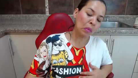 L I Z  E T H   online show from 11-11-25, 07:25