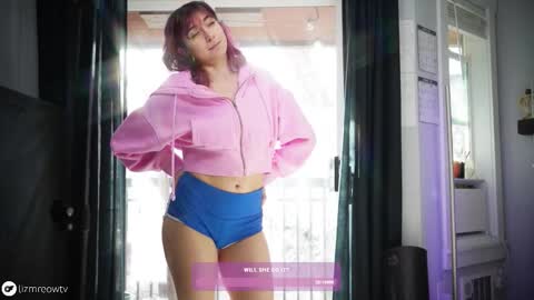 Snapshot of lizmreow chatting on 02-23-26, 10:18 Liselle online show from 02-23-26, 10:18